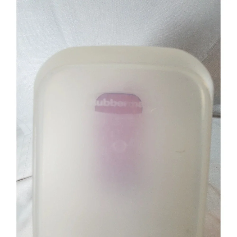 Rubbermaid ● 16.2 Cup‎ Food Storage Container 3.8L Red Lid ● Made in USA